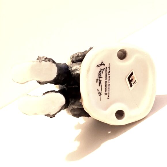 Vintage Emmett Kelly Limited Edition Ceramic Figurine Holding Child by Flambro - Picture 5 of 5